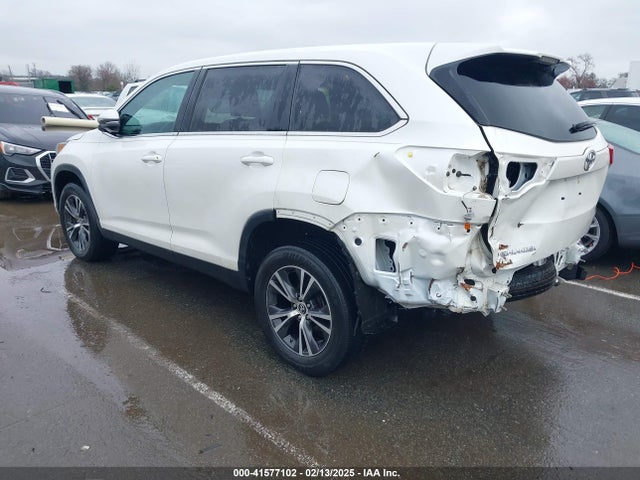 5TDZARFH1KS055739 Toyota Highlander Le