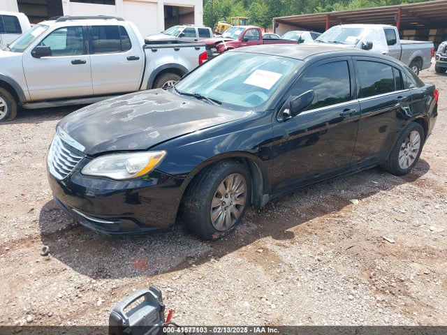 Chrysler 200 LX 2014 1C3CCBAB8EN141901 Image 2