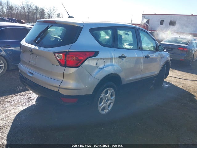 Ford ESCAPE S 2019 1FMCU0F70KUA30564 Image 4