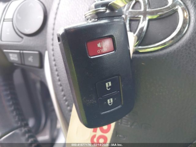 JTMRFREV3JD244797 Toyota Rav4 Adventure/xle