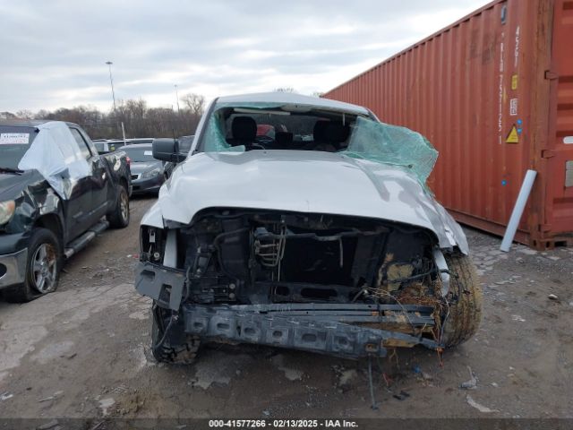 1C6RR7FT8JS293215 RAM 1500 Express  4x4 6'4 Box