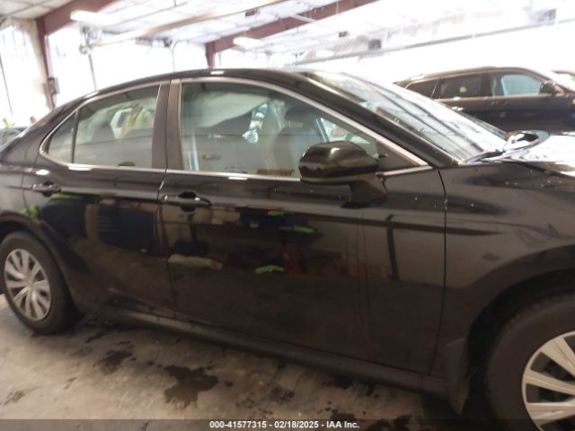 4T1C31AK8RU624379 Toyota Camry Hybrid Le