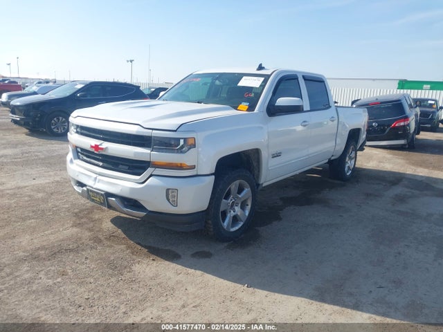 Chevrolet Silverado 1500 2lt 2018 3GCUKREC2JG556388 Image 2