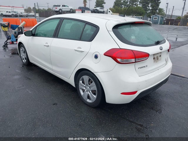 KIA Forte 5-door Lx 2016 KNAFK5A80G5629547 Image 3
