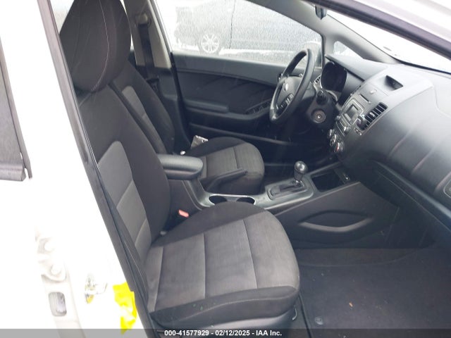 KIA Forte 5-door Lx 2016 KNAFK5A80G5629547 Image 5