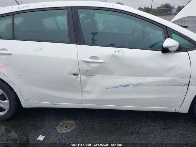 KIA Forte 5-door Lx 2016 KNAFK5A80G5629547 Image 6