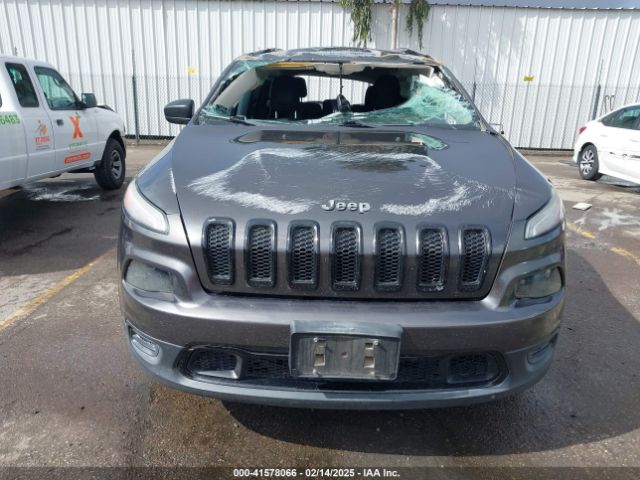 1C4PJLAB8HW527354 Jeep Cherokee Altitude Fwd