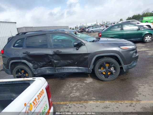 1C4PJLAB8HW527354 Jeep Cherokee Altitude Fwd