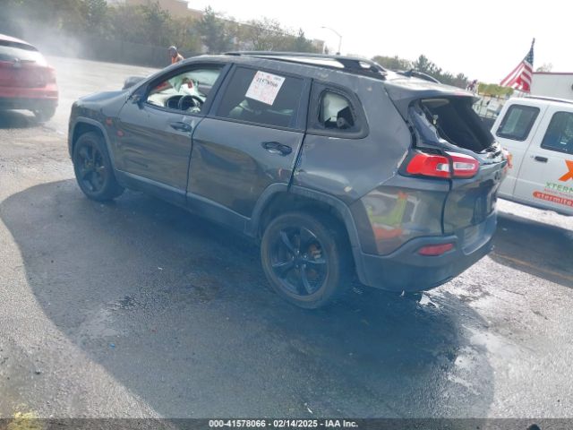 1C4PJLAB8HW527354 Jeep Cherokee Altitude Fwd