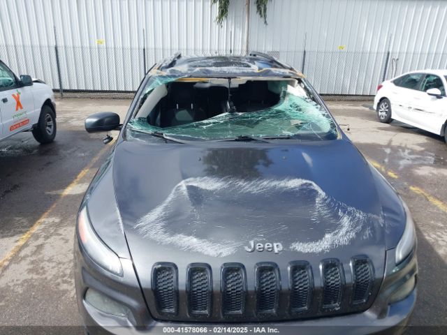 1C4PJLAB8HW527354 Jeep Cherokee Altitude Fwd