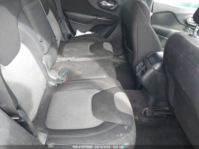 1C4PJLAB8HW527354 Jeep Cherokee Altitude Fwd