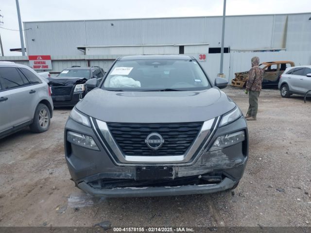 JN8BT3BAXPW406256 Nissan Rogue Sv Fwd