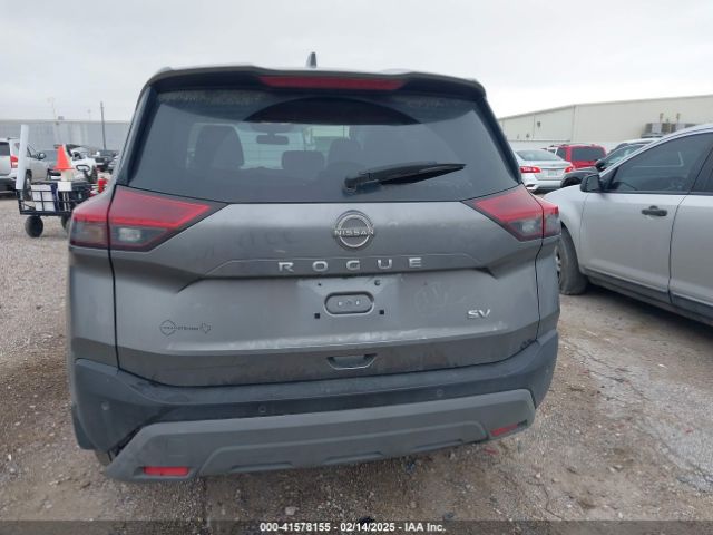 JN8BT3BAXPW406256 Nissan Rogue Sv Fwd
