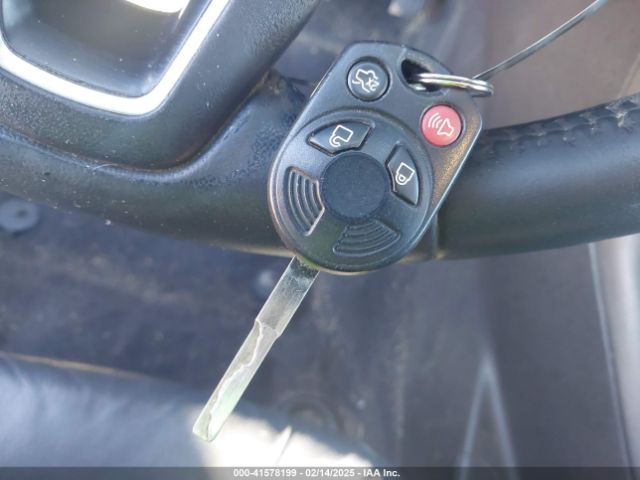 1FADP3F21GL330221 Ford FOCUS SE