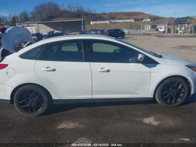1FADP3F21GL330221 Ford FOCUS SE