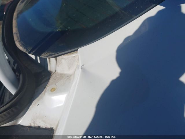1FADP3F21GL330221 Ford FOCUS SE