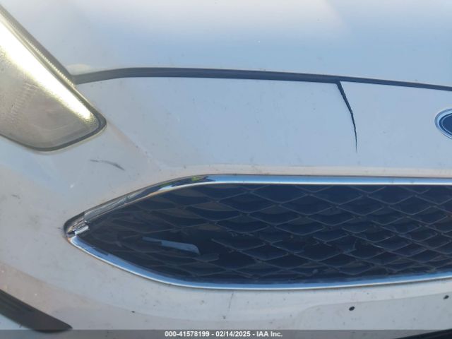 1FADP3F21GL330221 Ford FOCUS SE