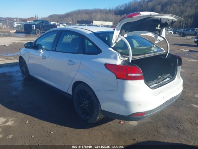 1FADP3F21GL330221 Ford FOCUS SE