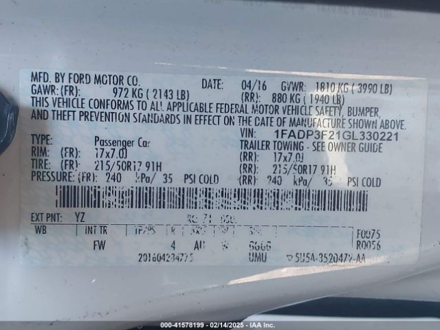 1FADP3F21GL330221 Ford FOCUS SE