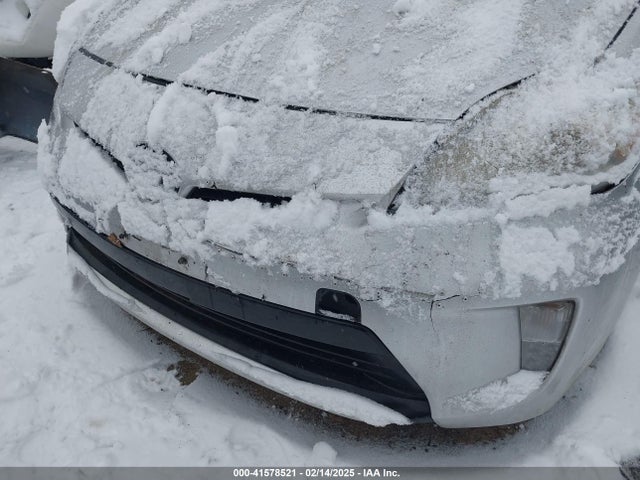 Toyota Prius Two 2015 JTDKN3DU3F0432972 Image 6