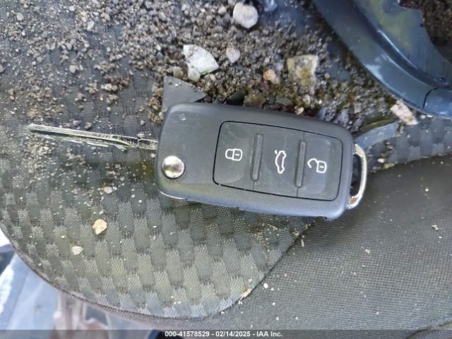 1VWAT7A34FC044696 Volkswagen Passat 1.8t S
