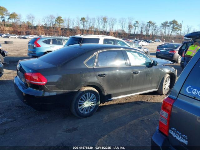 1VWAT7A34FC044696 Volkswagen Passat 1.8t S