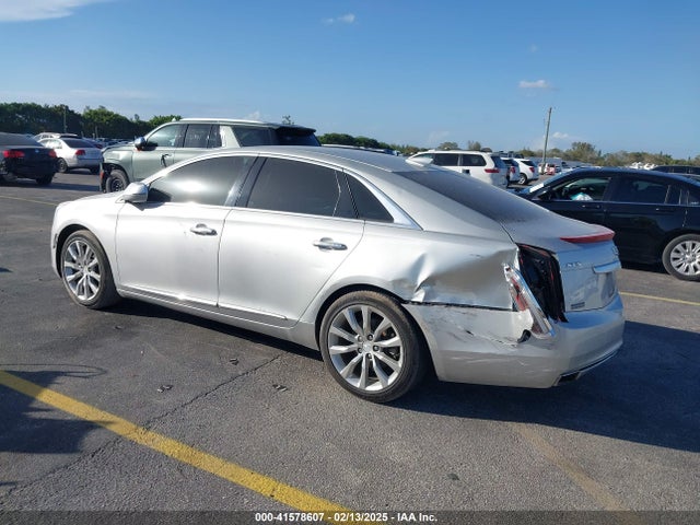 2017 CADILLAC XTS 2G61M5S39H9129727 Photo 2