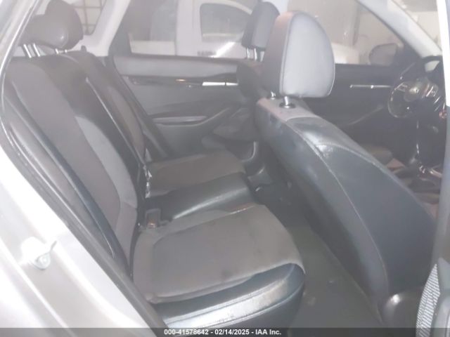 KNDEUCAA9M7115941 KIA SELTOS S