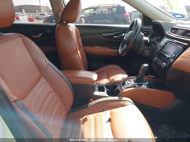 JN8AT2MT6JW468040 Nissan Rogue Sl