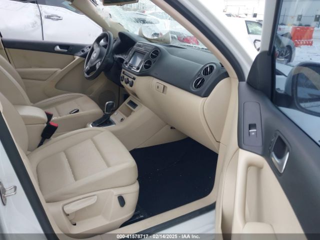 WVGAV7AX6GW525268 Volkswagen TIGUAN SE