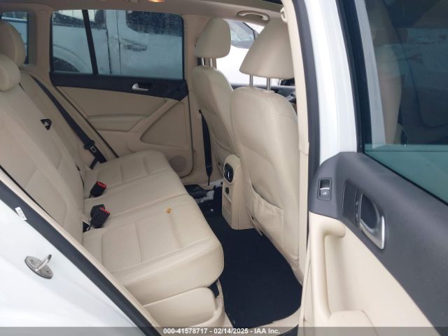 WVGAV7AX6GW525268 Volkswagen TIGUAN SE