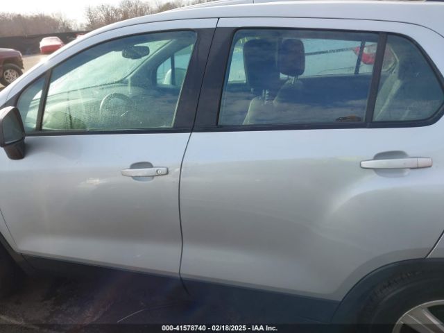 3GNCJKSB3LL202754 Chevrolet Trax Fwd Ls