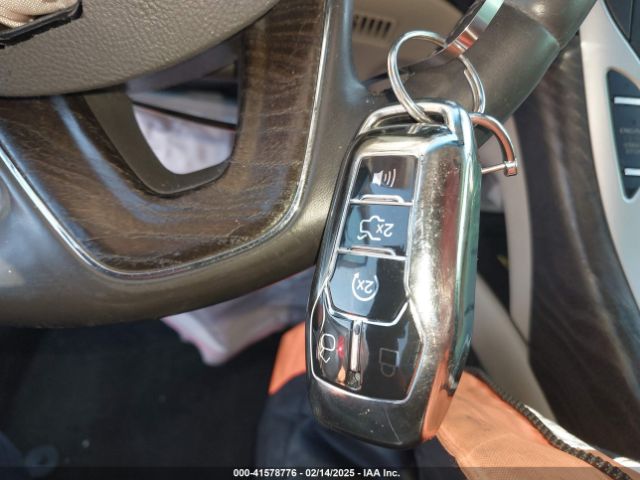 2LMTJ6LR7GBL90370 Lincoln Mkx Reserve