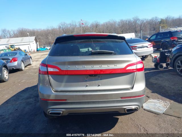 2LMTJ6LR7GBL90370 Lincoln Mkx Reserve