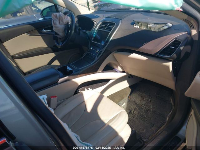 2LMTJ6LR7GBL90370 Lincoln Mkx Reserve