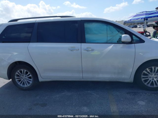 5TDYZ3DC3HS899086 Toyota Sienna Xle/limited