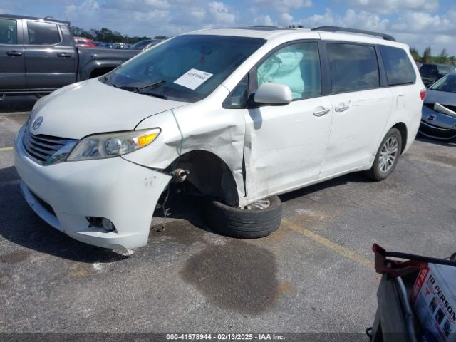 5TDYZ3DC3HS899086 Toyota Sienna Xle/limited