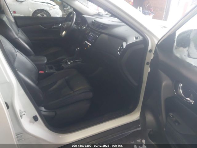 JN8AT2MV0JW316420 Nissan Rogue Sl