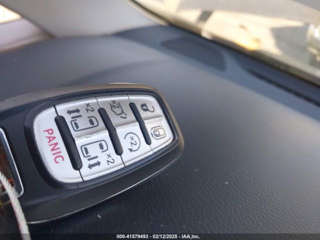 2023 CHRYSLER PACIFICA 2C4RC1BG1PR600637 Photo 10