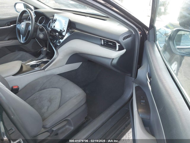 4T1C11AKXNU690254 Toyota CAMRY LE