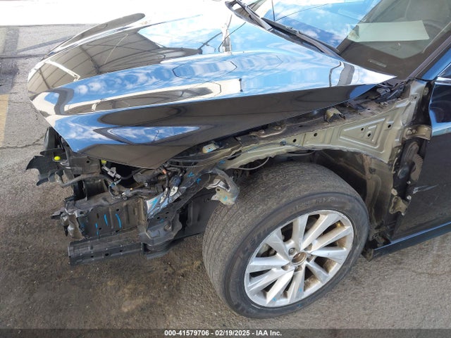 4T1C11AKXNU690254 Toyota CAMRY LE