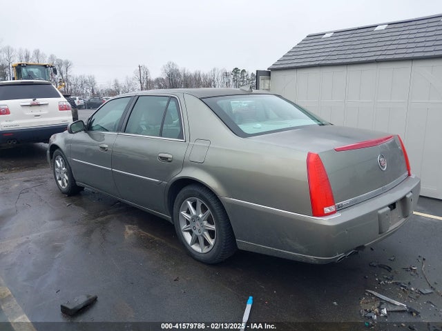 2010 CADILLAC DTS 1G6KD5EY3AU134362 Photo 2