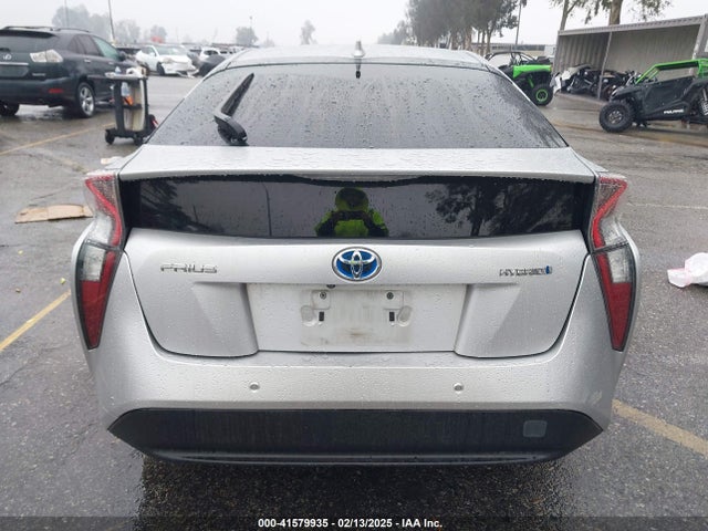 Toyota Prius Two 2018 JTDKBRFU8J3603263 Image 16