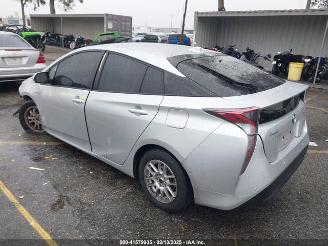 Toyota Prius Two 2018 JTDKBRFU8J3603263 Image 3
