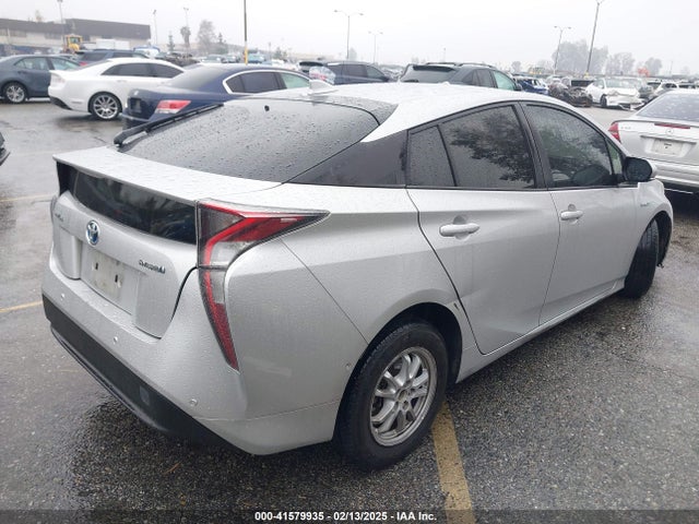Toyota Prius Two 2018 JTDKBRFU8J3603263 Image 4