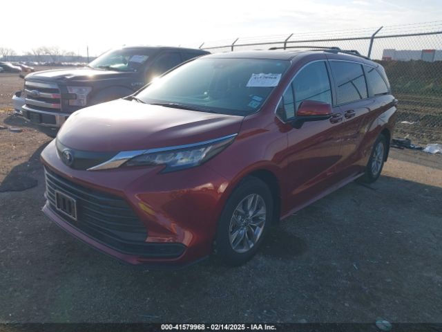 5TDBRKEC0NS113772 Toyota SIENNA LE