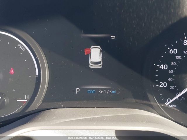 5TDBRKEC0NS113772 Toyota SIENNA LE