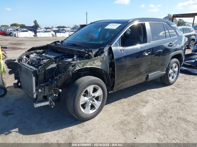 Toyota Rav4 Xle 2019 2T3W1RFV5KW004428 Image 2