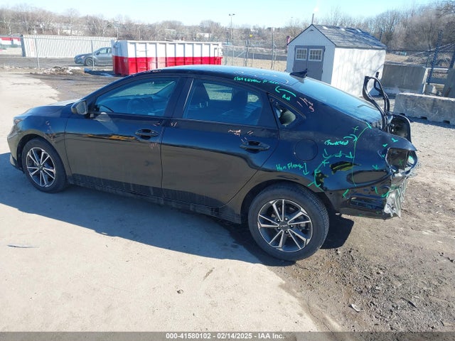 3KPF24AD8PE562310 KIA Forte Lxs