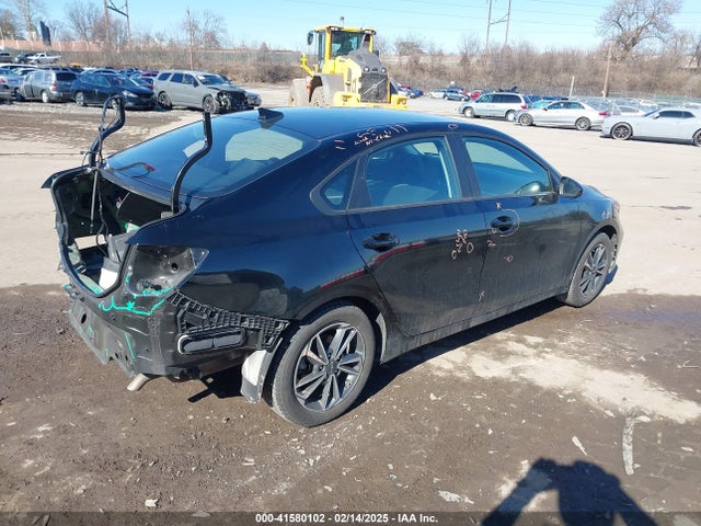3KPF24AD8PE562310 KIA Forte Lxs